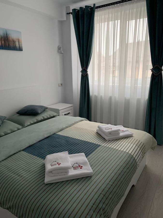White Apartment Gura Humorului, Bucovina, Voronet Екстериор снимка